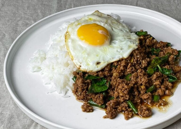 pad krapow moo recept