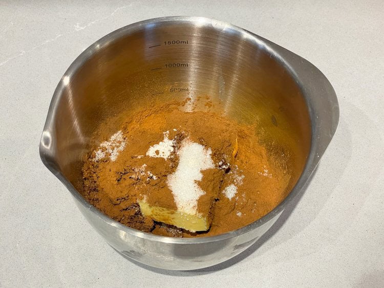 ingredienser till fyllning i skål