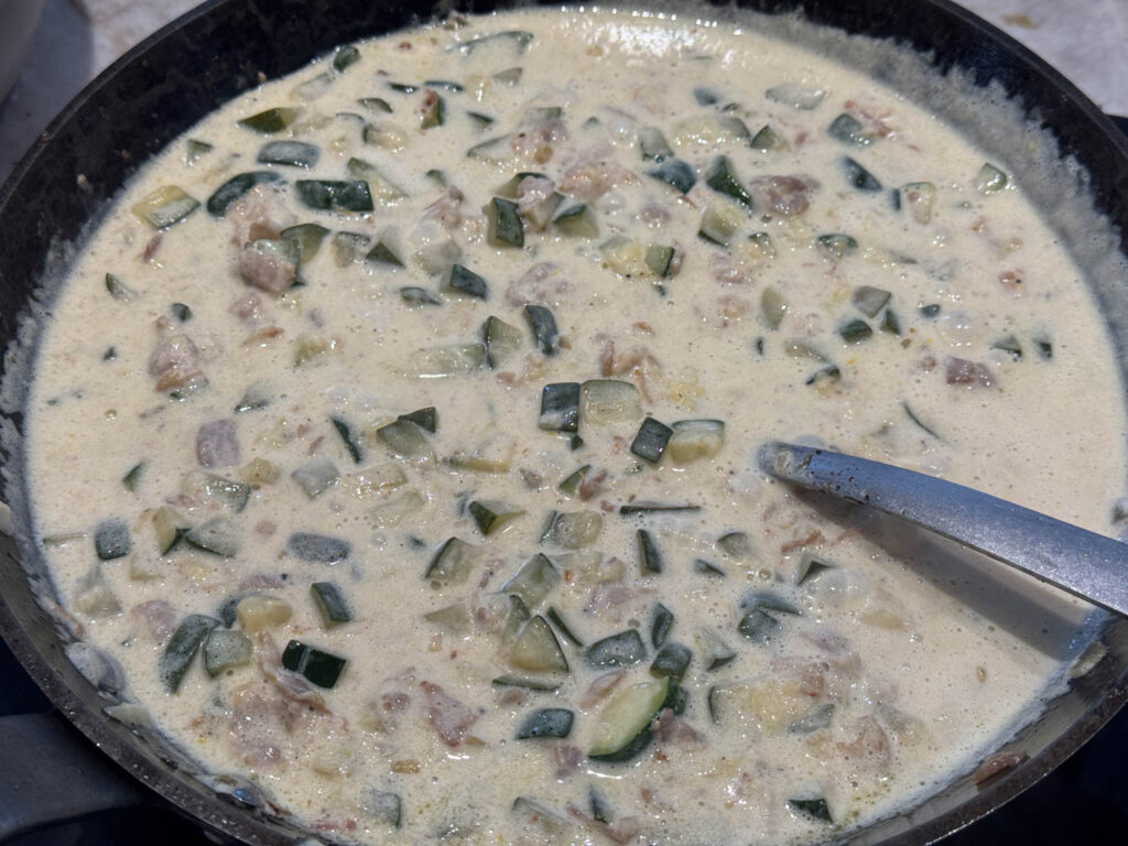 zucchinipasta sås